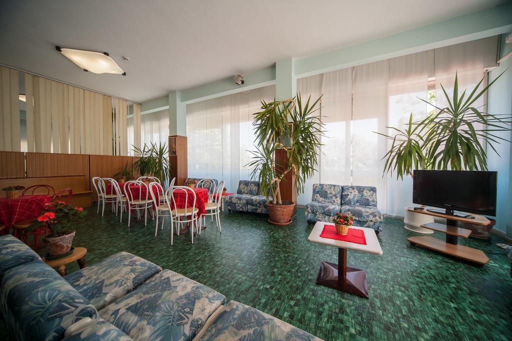 Hotel Madison 리치오네 외부 사진